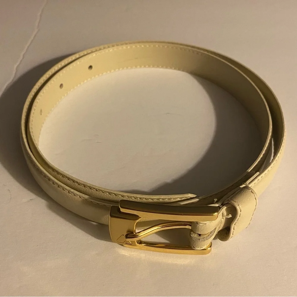 Liz Claiborne belt, Full grain Semi Aniline, Leather, Sz M,Closet staple,Neutral